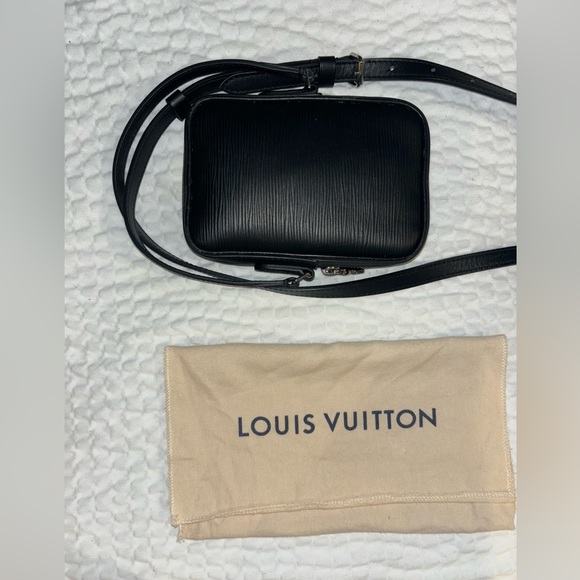 Men Louis Vuitton mini bag - Picture 3 of 5